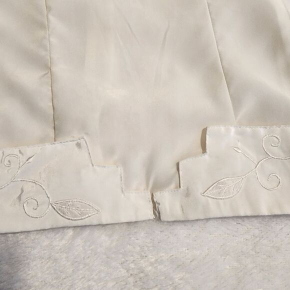 Unbranded Womens Cream Colored Long Sleeve Button Front Blouse Size Small - Picture 9 of 10